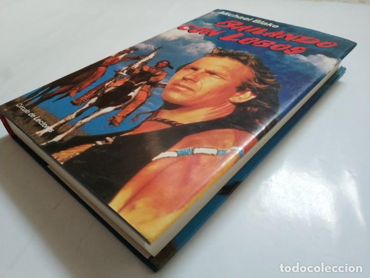 Libros de segunda mano: BAILANDO CON LOBOS.-MICHAEL BLAKE - Foto 2