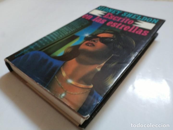 Libros de segunda mano: ESCRITO EN LAS ESTRELLAS.- SIDNEY SHELDON - Foto 2