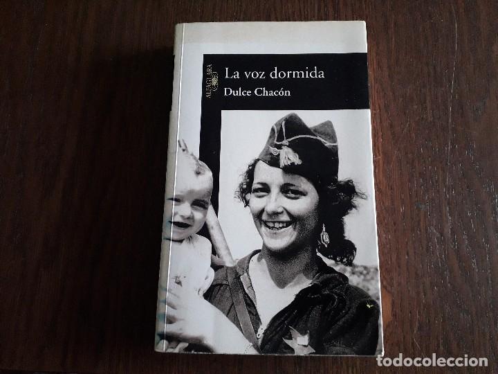 Libros de segunda mano: libro usado, La voz dormida, Dulce Chac&oacute;n. Alfaguara. - Foto 1