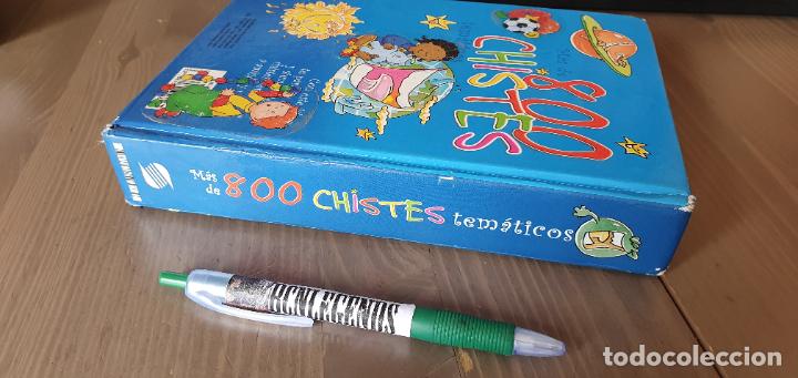 Libros de segunda mano: MAS DE 800 CHISTES TEMATICOS LIBRO    M - Foto 2