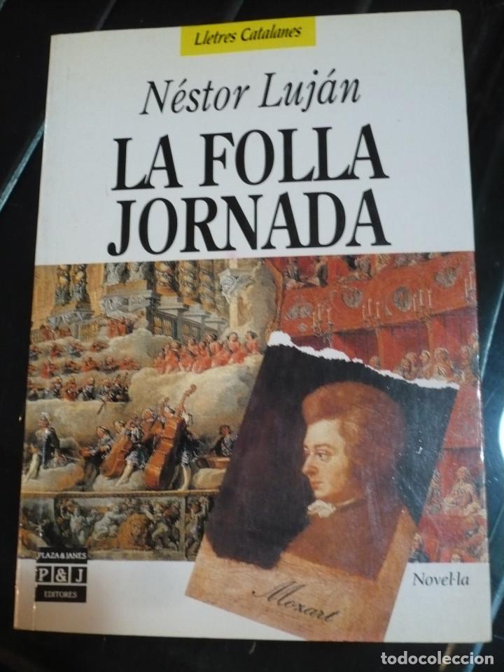 Libros de segunda mano: La Folla Jornada de N&eacute;stor Luj&aacute;n, en catalan. - Foto 1