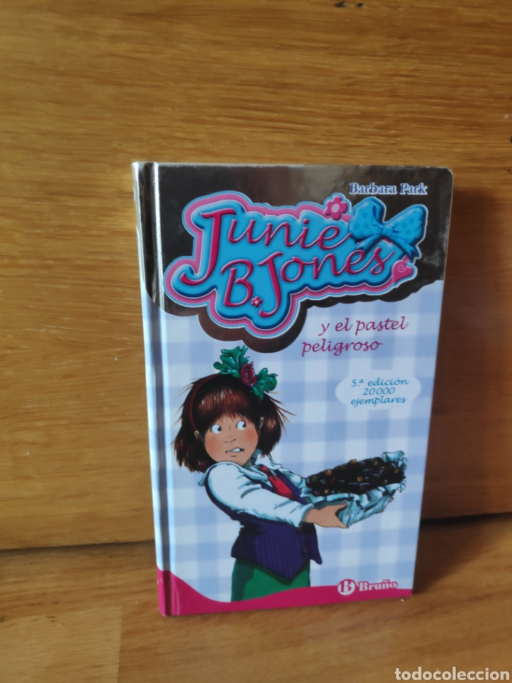 Libros de segunda mano: Junie b Jones y el pastel peligroso B&aacute;rbara park 10 - Foto 1