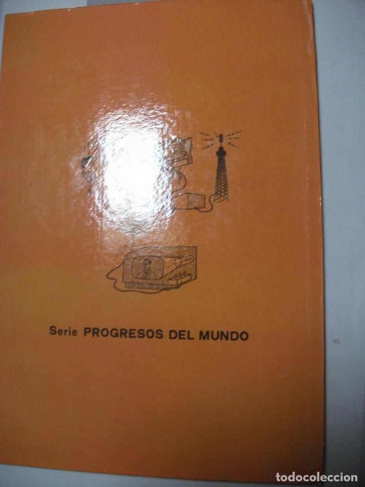 Libros de segunda mano: LA TELEVISI&Oacute;N, SERIE PROGRESOS DEL MUNDO - Foto 2