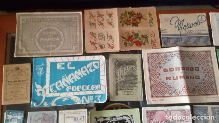 Libros de segunda mano: Punto de Cruz - Lote Libritos antiguos - Foto 5