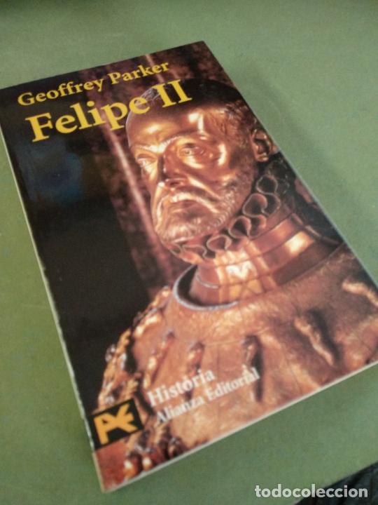 Libros de segunda mano: Felipe II de Goefrey Parker - Foto 1