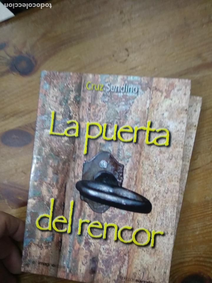Libros de segunda mano: La puerta del rencor, Cruz Sendino. L.36-399 - Foto 1