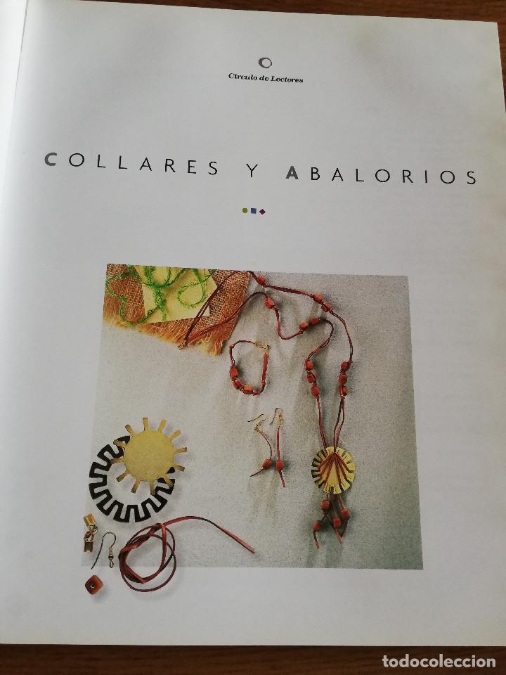 Libros de segunda mano: COLLARES Y ABALORIOS (C&Iacute;RCULO DE LECTORES) - Foto 2