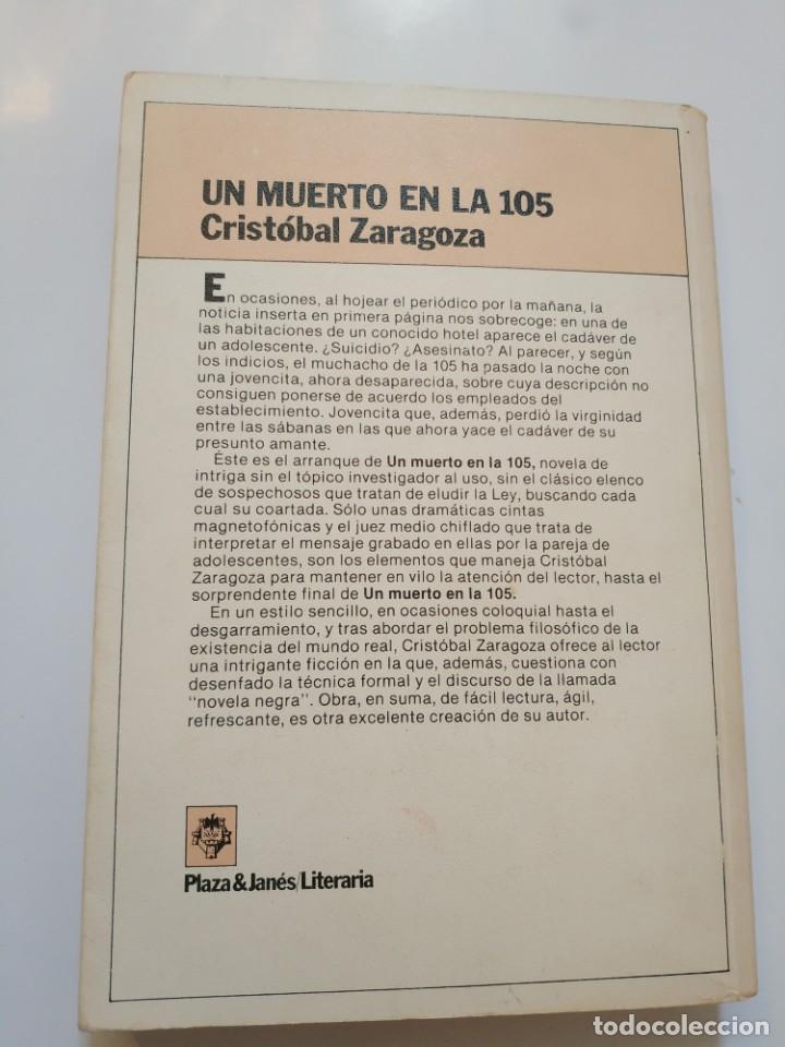 Libros de segunda mano: UN MUERTO EN LA 105.- CRISTOBAL ZARAGOZA - Foto 3