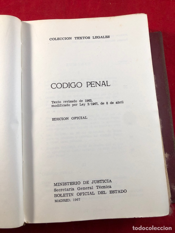 Libros de segunda mano: C&oacute;digo penal 1967 - Foto 2