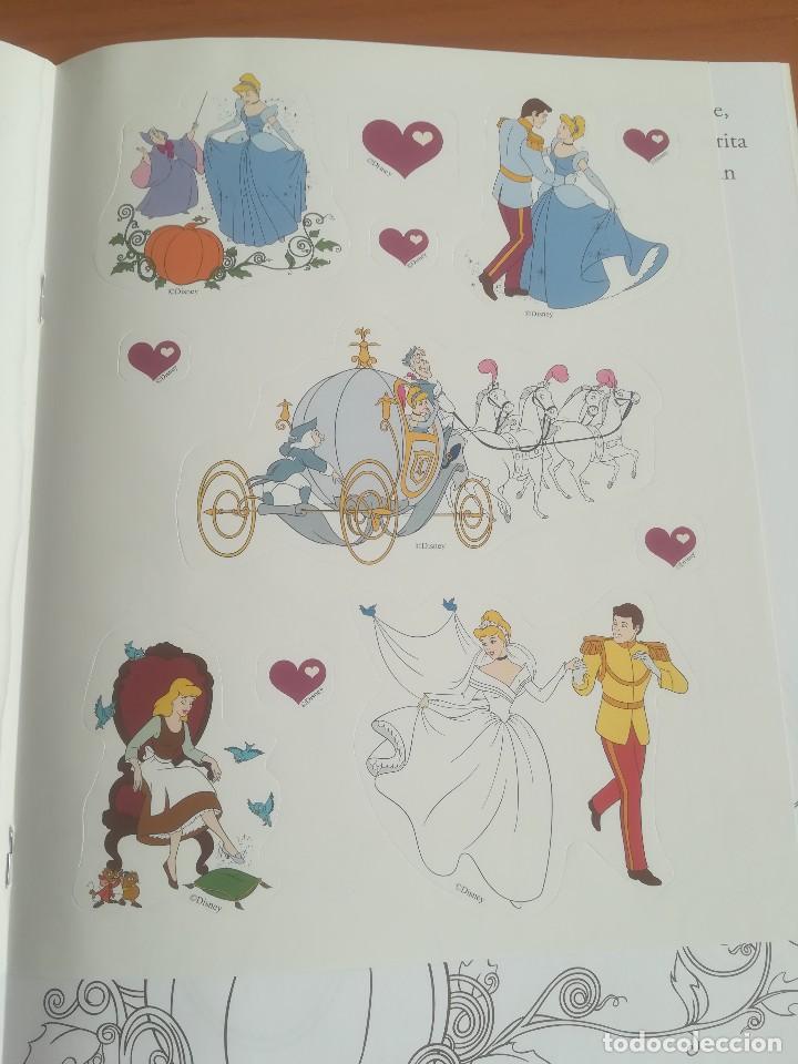 Libros de segunda mano: CUADERNILLO PARA COLOREAR CON PEGATINAS CENICIENTA DISNEY PRINCESAS - Foto 3