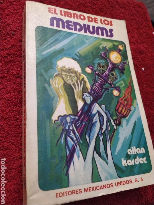 Libros de segunda mano: El libro de los m&eacute;diums Gu&iacute;a de los m&eacute;diums y las evocaci&oacute;nes Allan Kardec - Foto 1