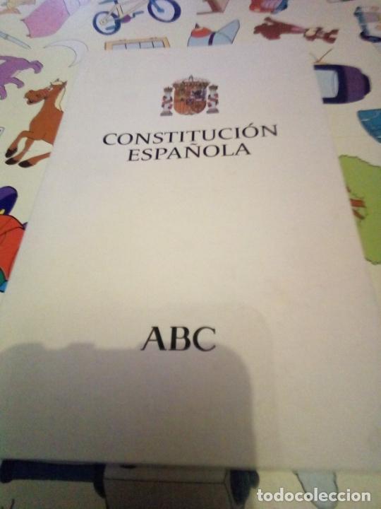 Libros de segunda mano: Constituci&oacute;n espa&ntilde;ola - Foto 1