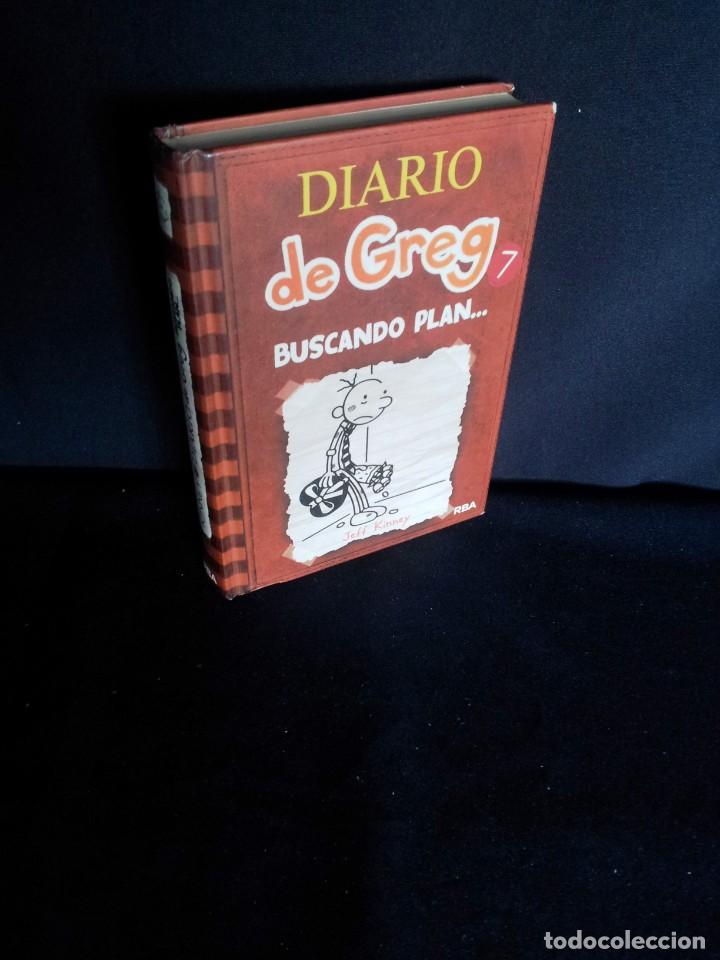 Libros de segunda mano: JEFF KINNEY - BUSCANDO PLAN...(DIARIO DE GREG 7) - RBA PRIMERA EDICION 2013 - Foto 1