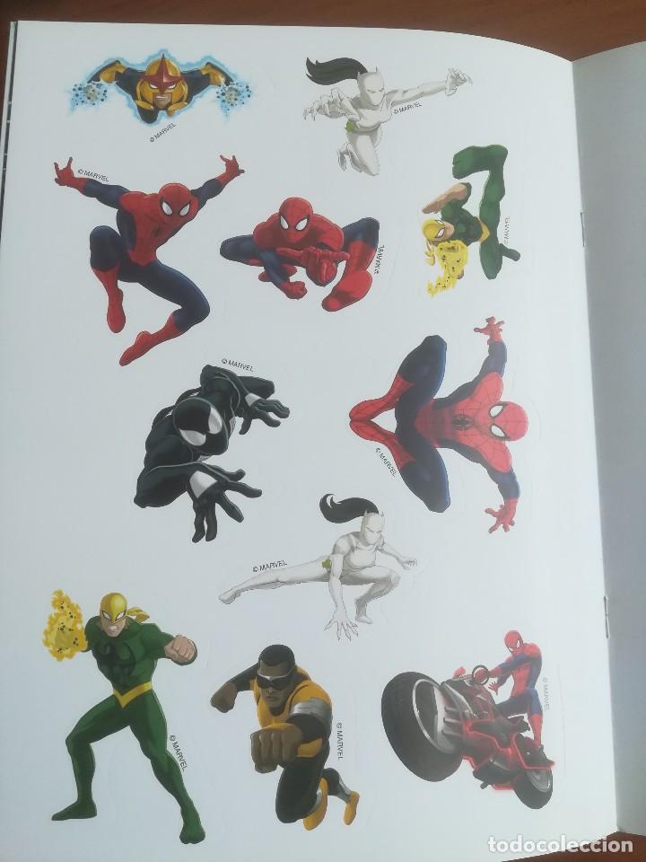 Libros de segunda mano: CUADERNILLO COMPLETA EL MUNDO DE SPIDER-MAN VOLUMEN 2 CON PEGATINAS - Foto 2