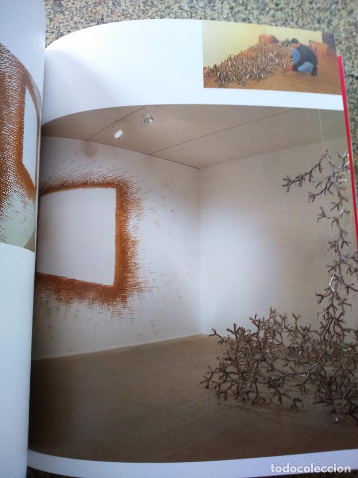 Libros de segunda mano: XXVI BIENAL DE ARTE DE PONTEVEDRA -- O ESPACIO COMO PROXECTO -- 2000 -- - Foto 2