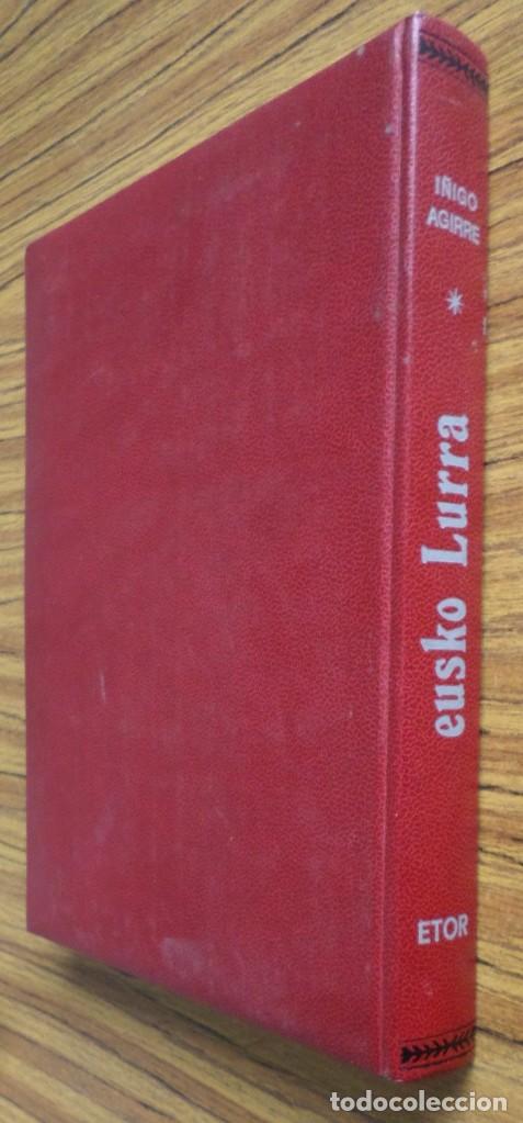 Libros de segunda mano: EUSKO LURRA + 2 mapas sueltos -- Etor 1979 - Foto 2