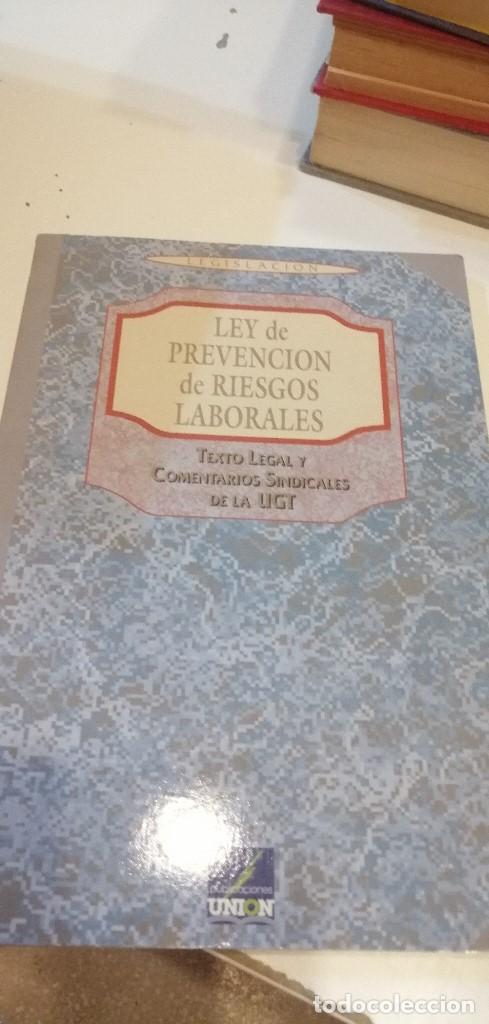 Libros de segunda mano: S-07 LIBRO LEY DE PREVENCION DE RIESGOS LABORALES UGT - Foto 1