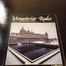 Libros de segunda mano: MONASTERIOS REALES EL PATRIMONIO NACIONAL DE ESPAÑA. Lote 210541168