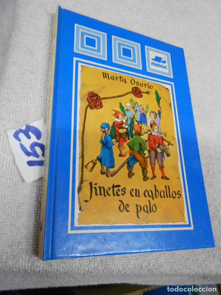 Libros de segunda mano: JINETES EN CABALLOS DE PALO - Foto 1
