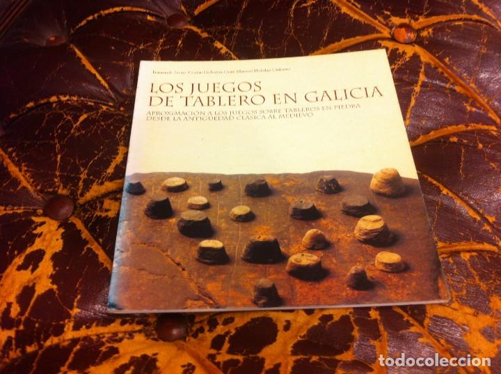 Libri di seconda mano: FERNANDO COSTAS - JOS&Eacute; CU&Ntilde;ARRO. LOS JUEGOS DE TABLERO EN GALICIA... 1997, CELTICAR