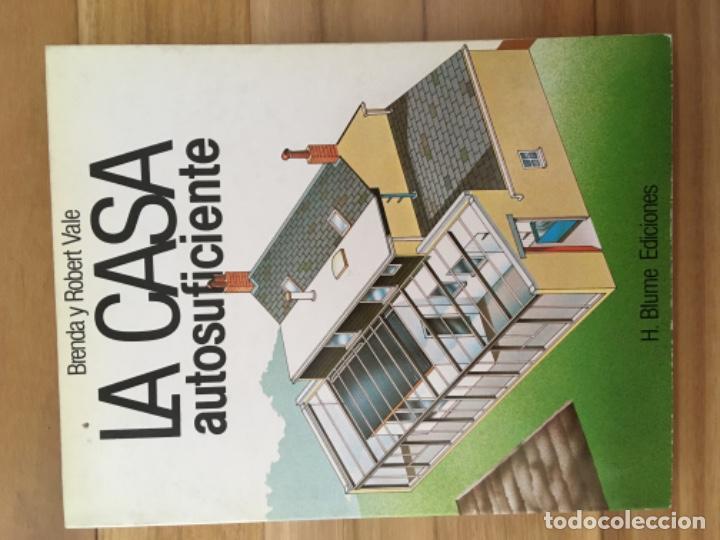 Libros de segunda mano: La casa autosuficiente, Brenda y Robert Vale - Foto 1