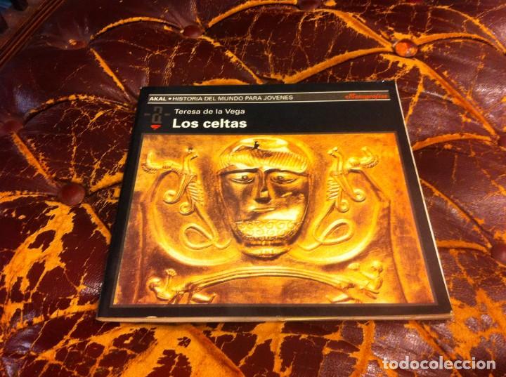 Libros de segunda mano: TERESA DE LA VEGA. LOS CELTAS. ED. AKAL, 1993 - Foto 1