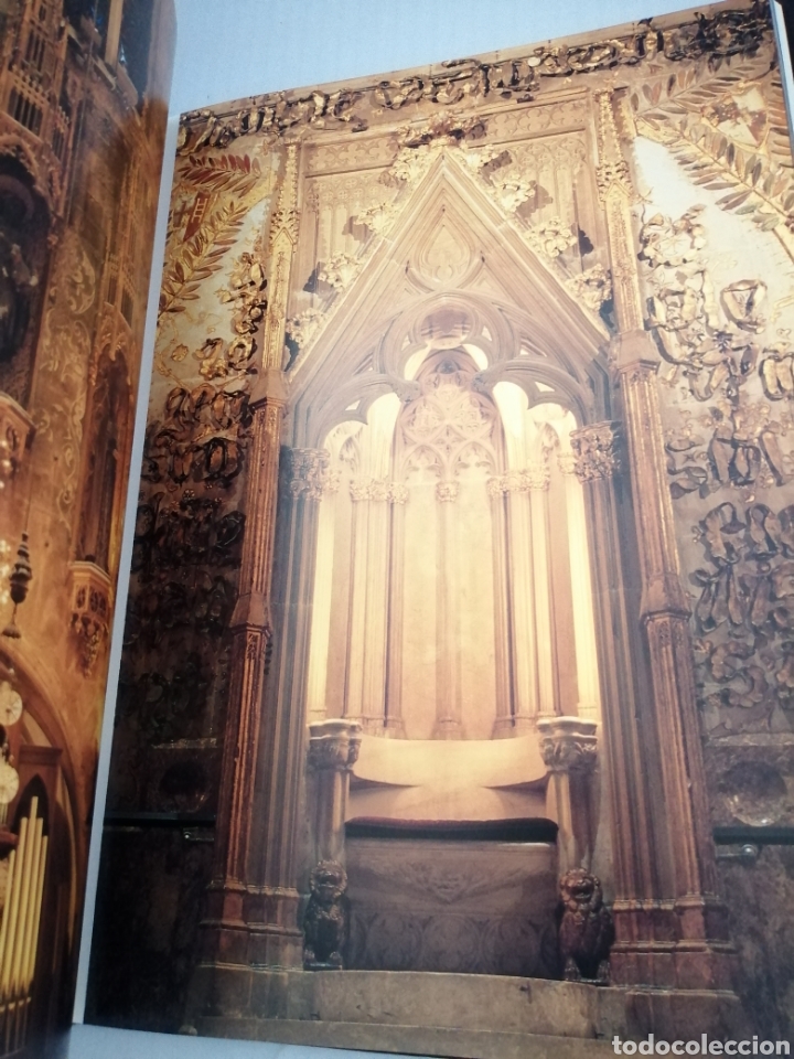 Libros de segunda mano: Gaudi. Espacios Sagrados - Foto 3