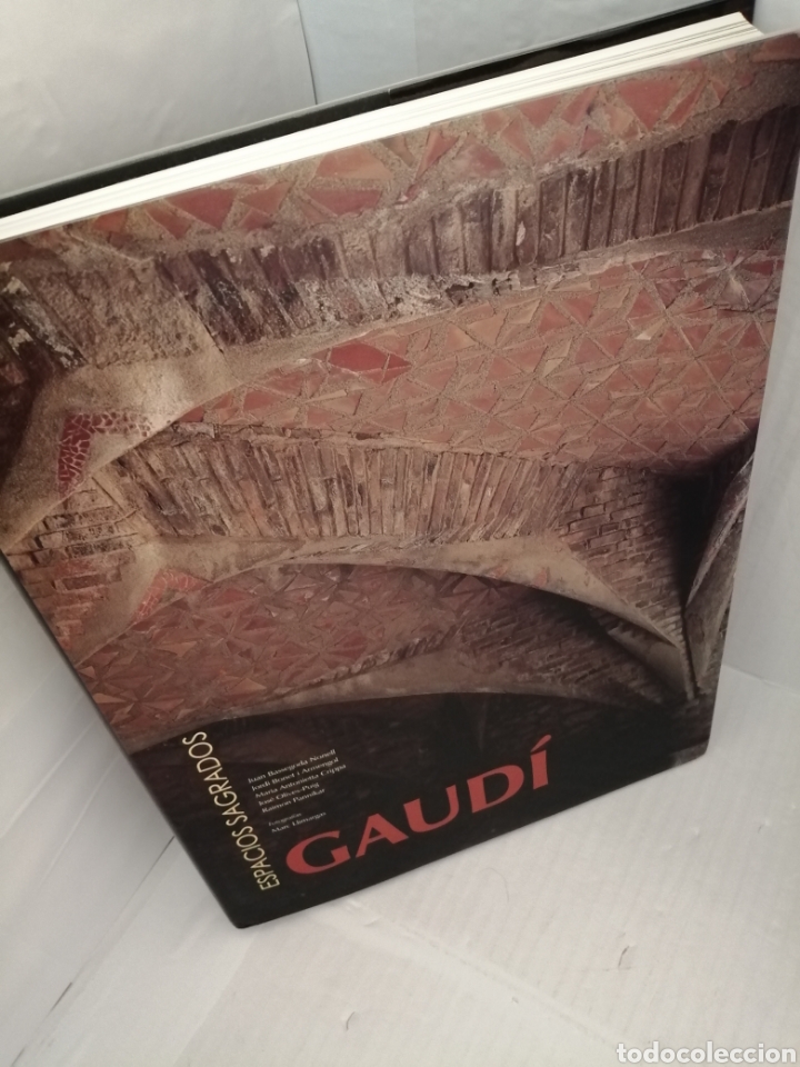 Libros de segunda mano: Gaudi. Espacios Sagrados - Foto 7