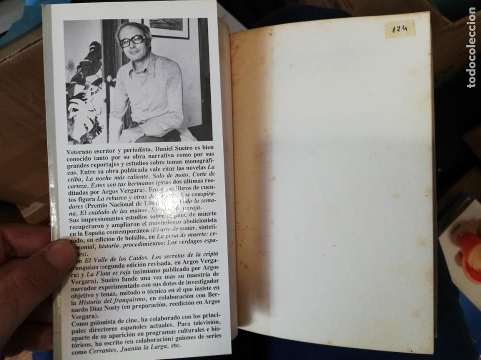 Libros de segunda mano: LA NOCHE M&Aacute;S CALIENTE. DANIEL SUEIRO - Foto 2