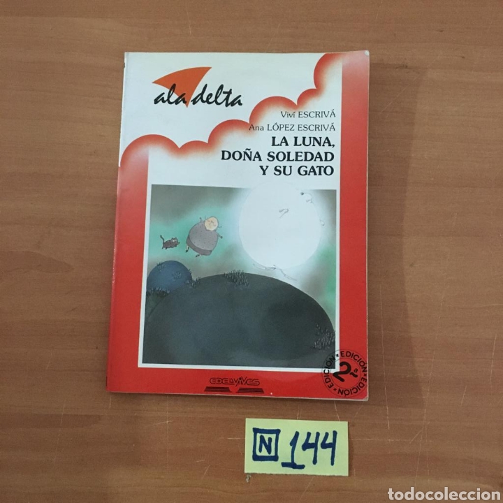 Libros de segunda mano: La Luna, Do&ntilde;a Soledad Y Su Gato - Foto 1