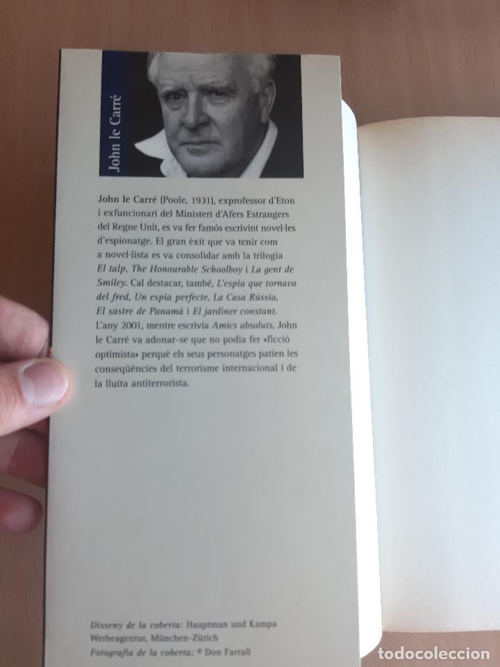 Libros de segunda mano: Amics absoluts - John Le Carr&eacute; - Foto 2