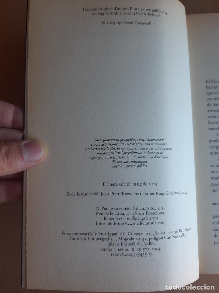 Libros de segunda mano: Amics absoluts - John Le Carr&eacute; - Foto 3