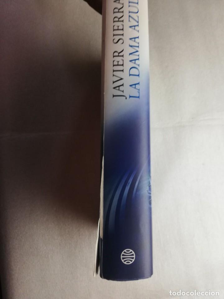 Libros de segunda mano: JAVIER SIERRA: LA DAMA AZUL. - Foto 2