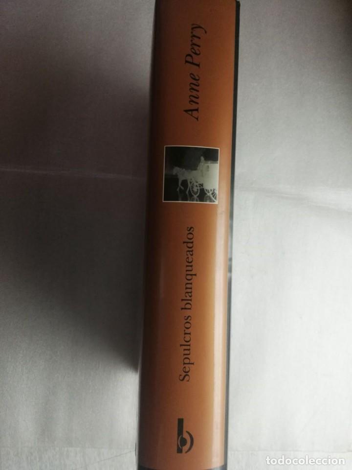 Libros de segunda mano: SEPULCROS BLANQUEADOS - PERRY, ANNE - Foto 2