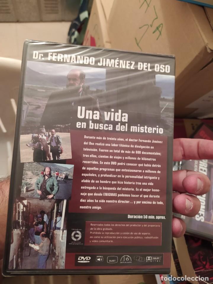 Libros de segunda mano: DVD UNA VIDA EN BUSCA DEL MISTERIO - Foto 1