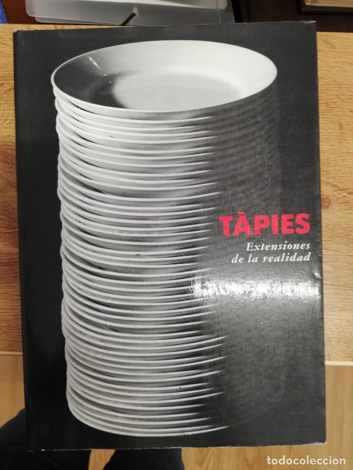 Libros de segunda mano: Tapies. Extensiones de la realidad - Foto 1