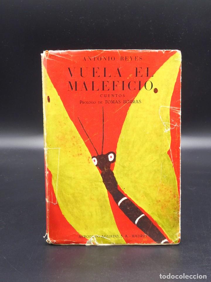Libros de segunda mano: VUELA EL MALEFICIO - CUENTOS - ANTONIO REYES - MADRID 1954 - Foto 1