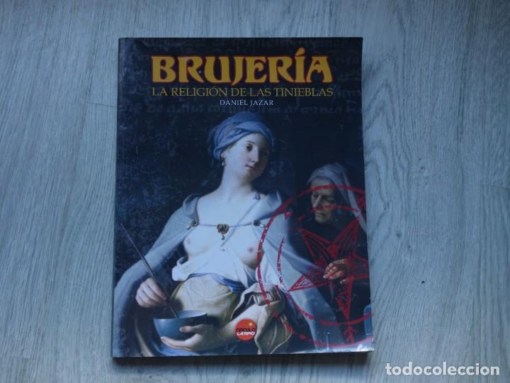 Libros de segunda mano: Brujer&iacute;a. La religi&oacute;n de las tinieblas - Daniel Jazar - Foto 1