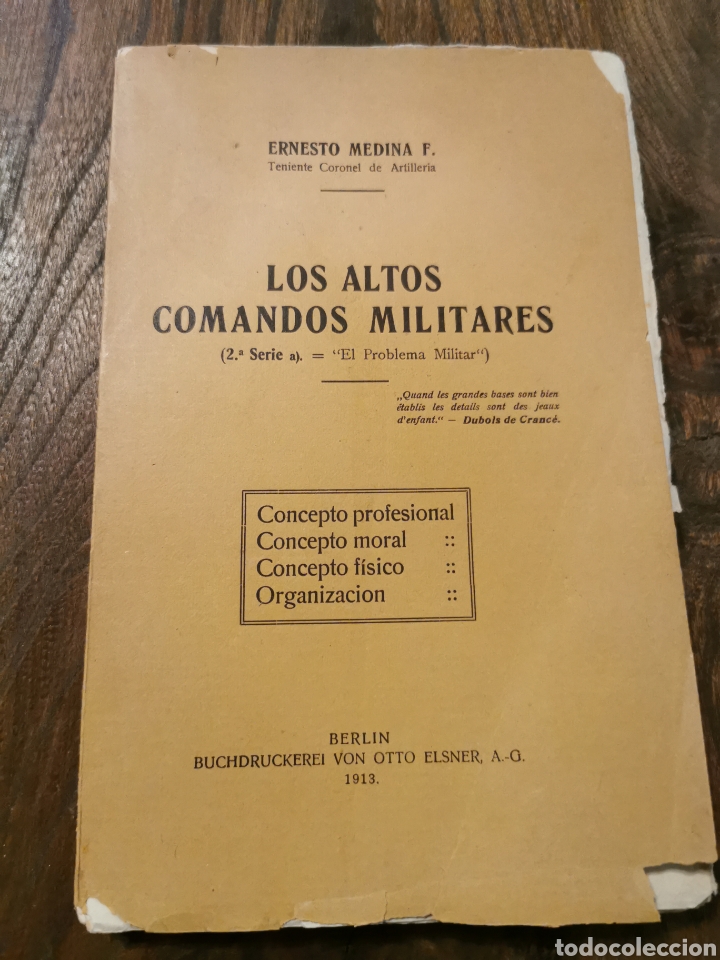 Second hand books: LOS ALTOS COMANDOS MILITARES Ernesto Medina F