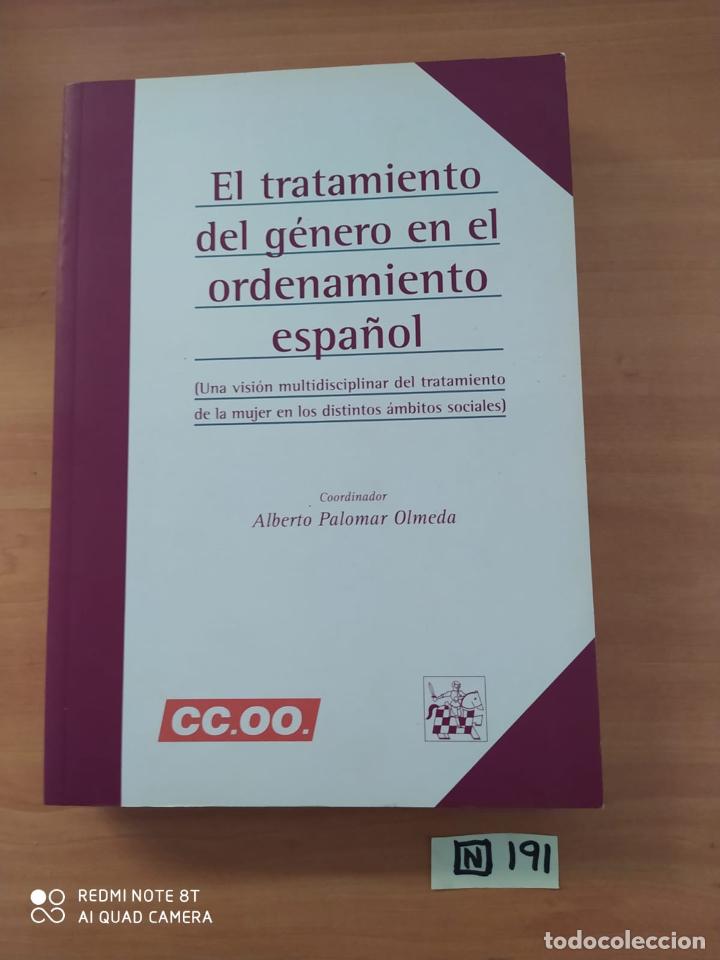 Libros de segunda mano: El tratamiento del g&eacute;nero en el ordenamiento espa&ntilde;ol - Foto 1