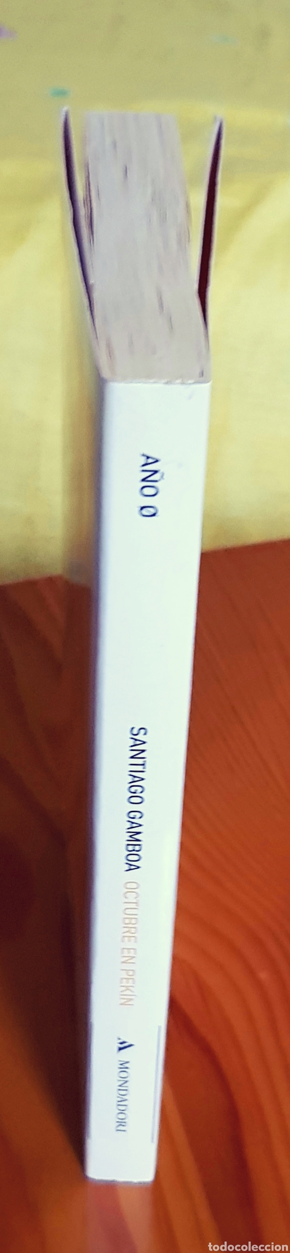 Libros de segunda mano: Octubre en Pek&iacute;n. Santiago Gamboa - Foto 3