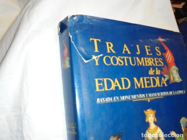 Libros de segunda mano: TRAJES Y COSTUMBRES DE LA EDAD MEDIA.BASADA EN DOCUMENTOS Y MANUSCRITOS DE LA EPOCA.ALDABA EDICIONES - Foto 2