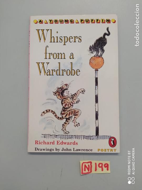 Libros de segunda mano: Whispers from a wardrobe - Foto 1