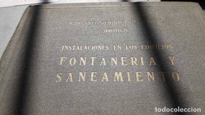 Libros de segunda mano: Instalaciones en los edificios. fontaner&iacute;a y saneamiento. (Ed. DOSAT 1950) - Foto 1