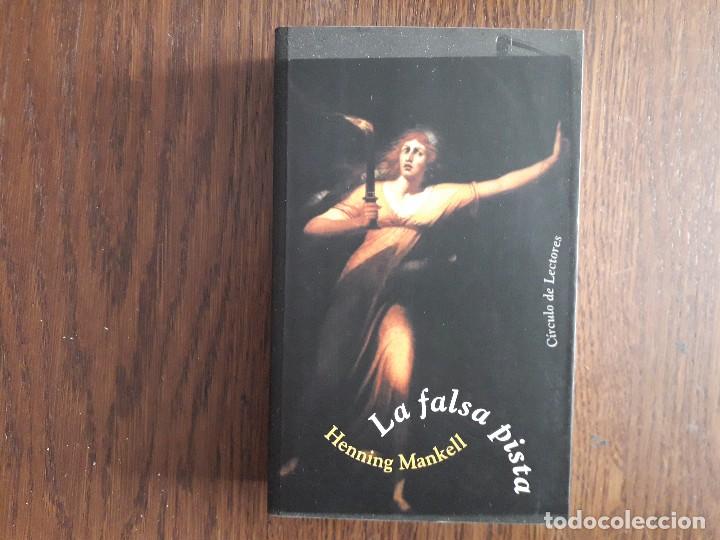Libros de segunda mano: libro usado, La falsa pista, Henning Mankell. C&iacute;rculo de lectores. - Foto 1
