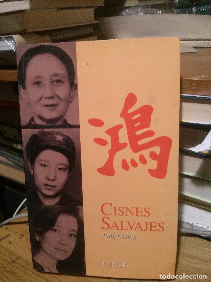 Libros de segunda mano: CISNES SALVAJES, JUNG CHANG, ED. CIRCE - Foto 1