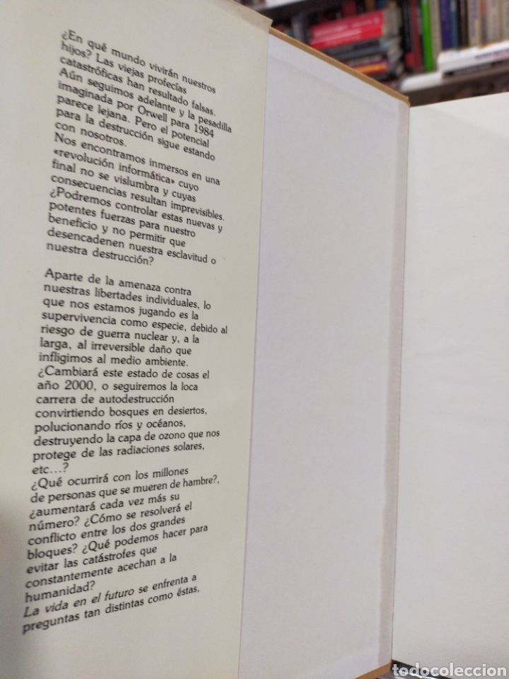 Libros de segunda mano: LA VIDA EN EL FUTURO - EDICI&Oacute;N DE ISAAC ASIMOV - Foto 4