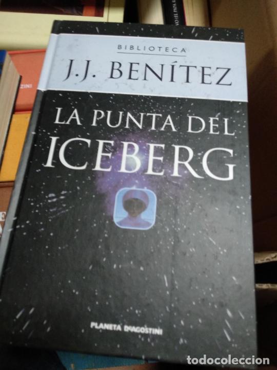 Libros de segunda mano: J. J. Ben&iacute;tez La punta del iceberg - Foto 1