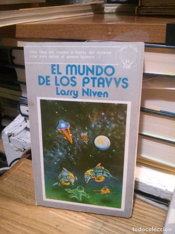 Libros de segunda mano: LOS MUNDOS DE LOS PTAVVS, LARRY NIVEN, ED. EDAF - Foto 1