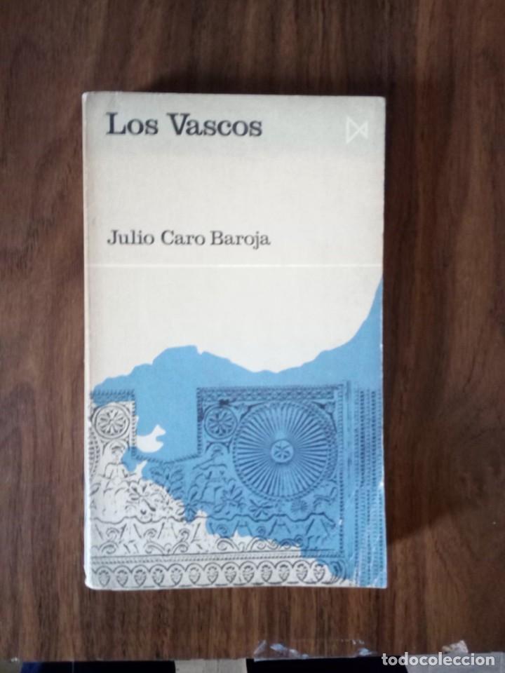 Libros de segunda mano: Julio Caro Baroja - Los Vascos - Foto 1